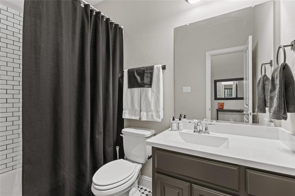 864 Field Crossing Property Photo 21