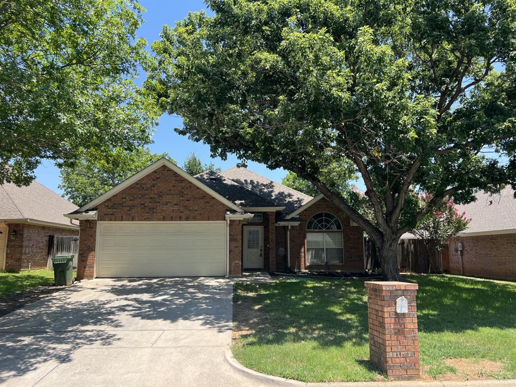 6205 Meadowmere Lane Property Photo