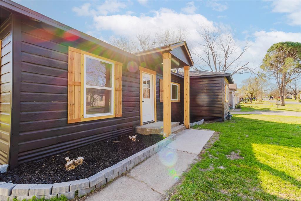 Ennis Real Estate Listings Main Image