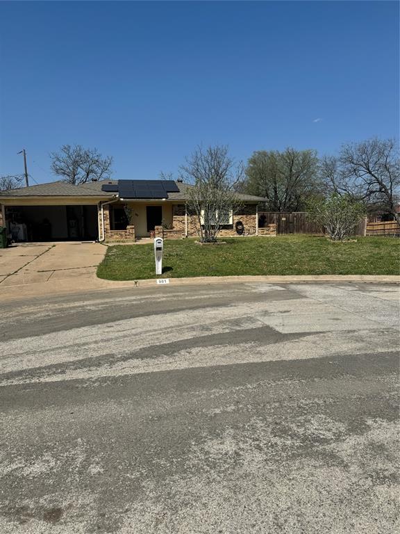 901 Freestone Court Property Photo 2