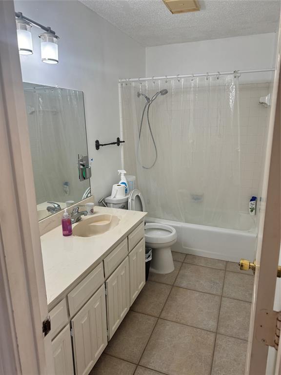 901 Freestone Court Property Photo 10