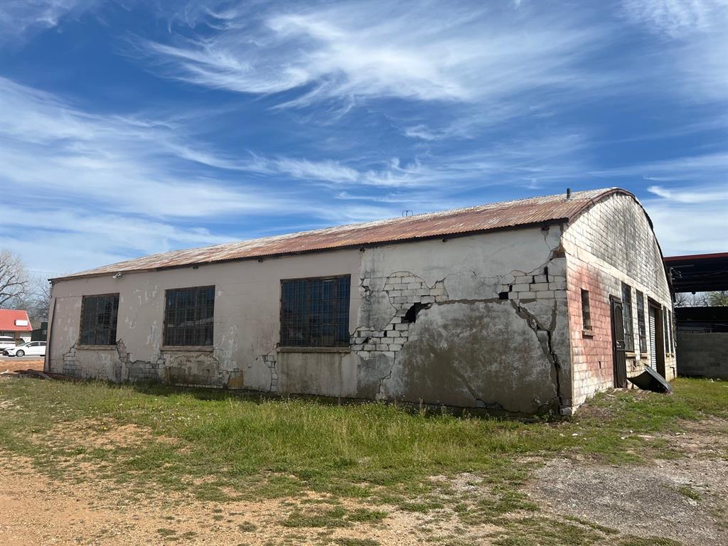 1030 4th Street Property Photo 2