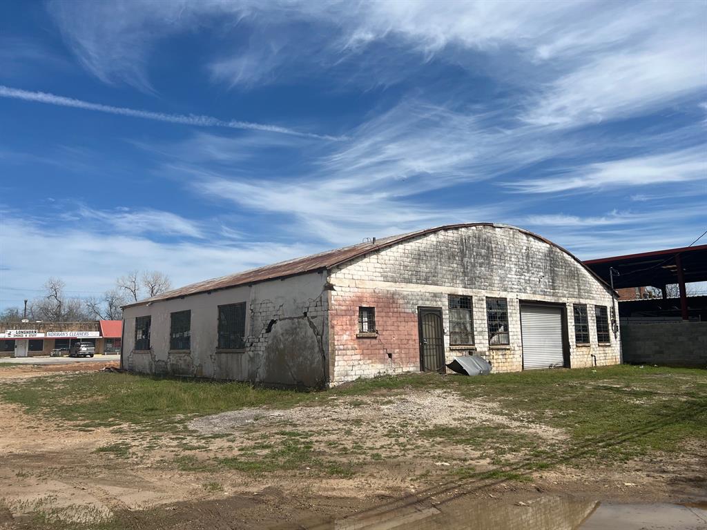 1030 4th Street Property Photo 4