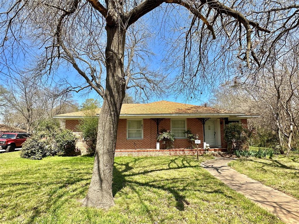 121 W Tennie Street Property Photo
