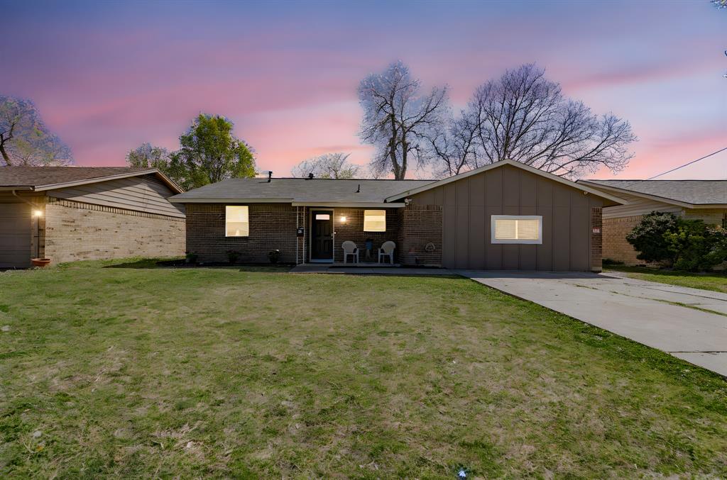 329 W Ferndale Lane Property Photo
