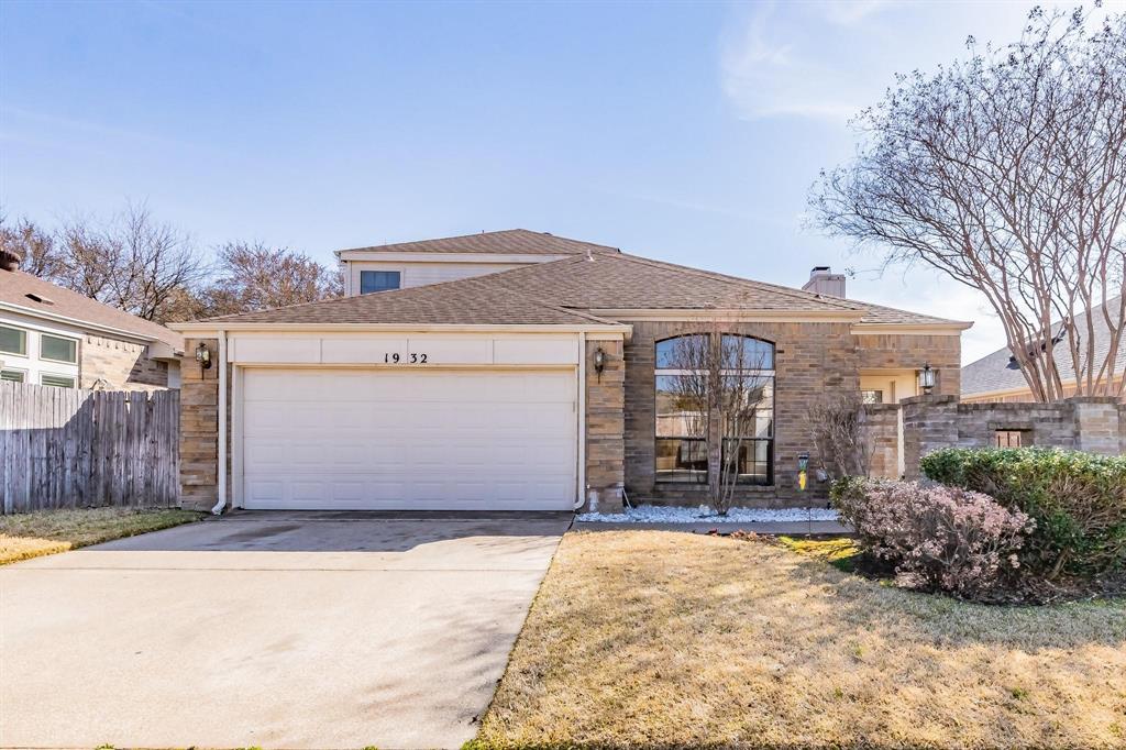76021 Real Estate Listings Main Image