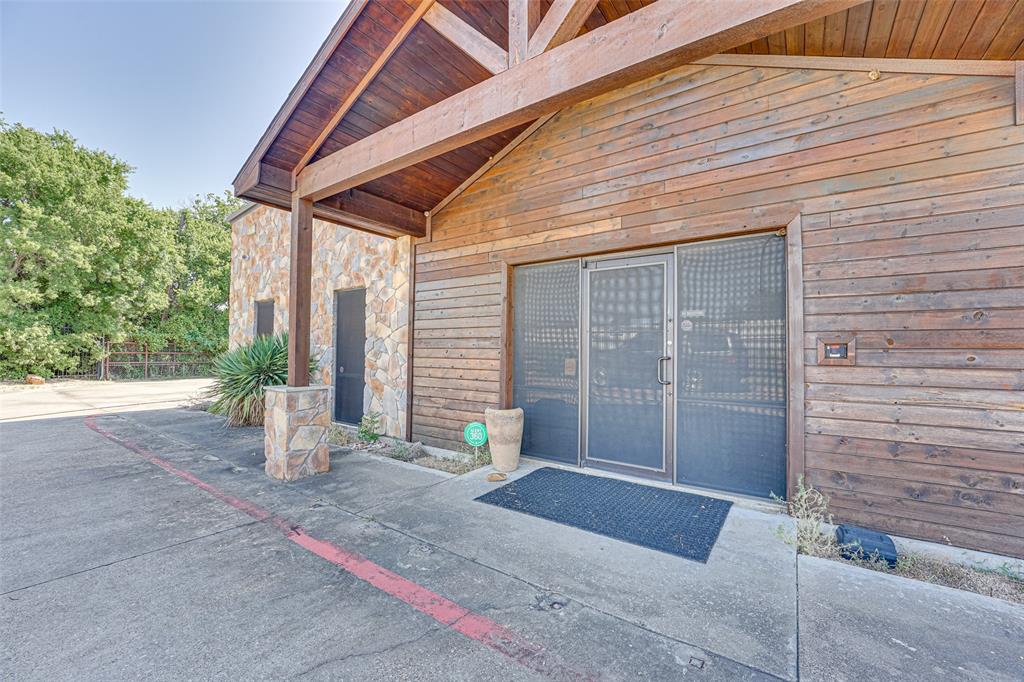 650 S Interstate 35 Road Property Photo 2