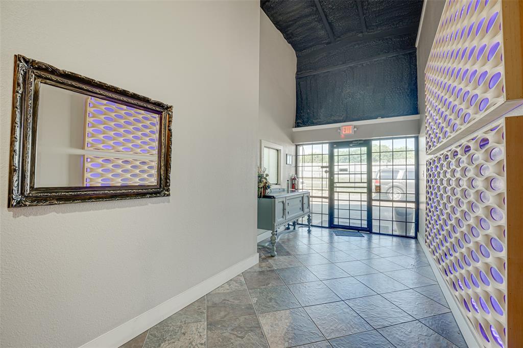 650 S Interstate 35 Road Property Photo 6