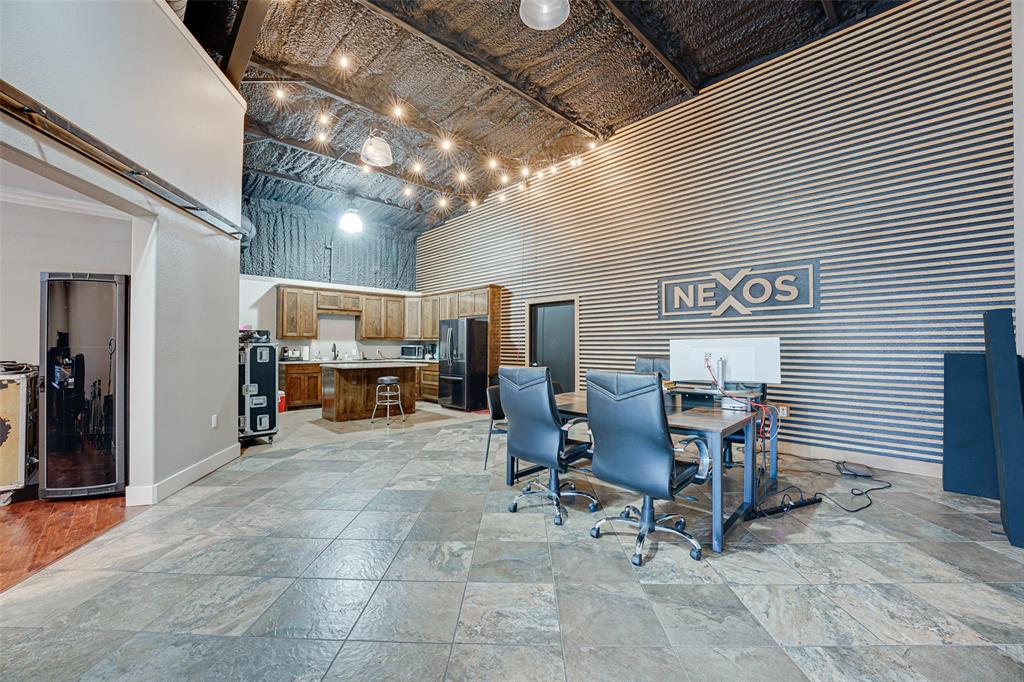 650 S Interstate 35 Road Property Photo 7