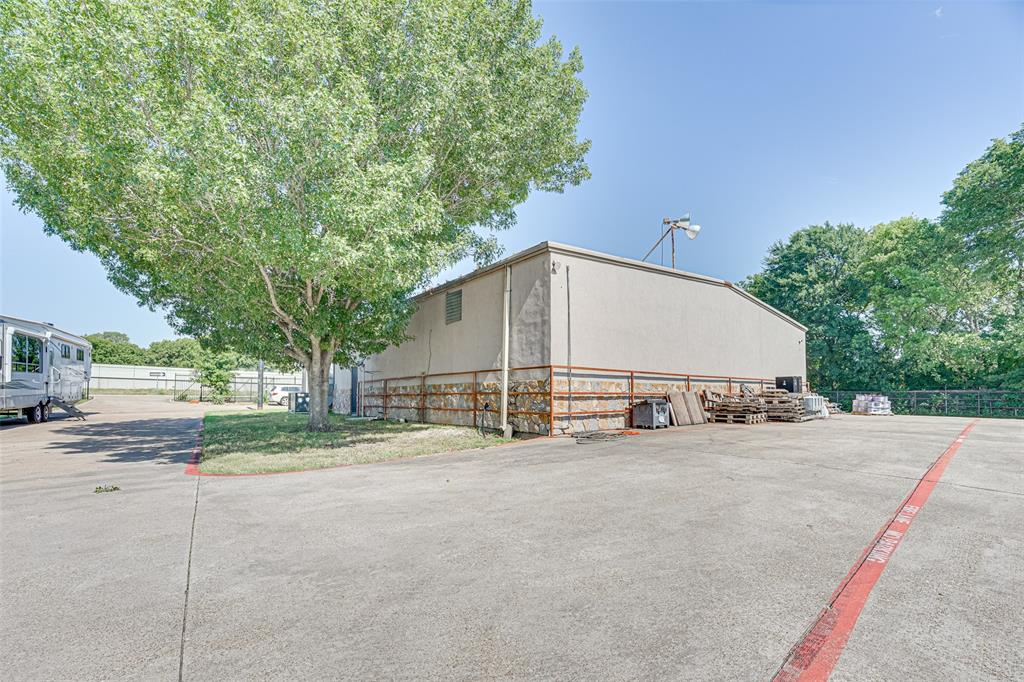 650 S Interstate 35 Road Property Photo 21