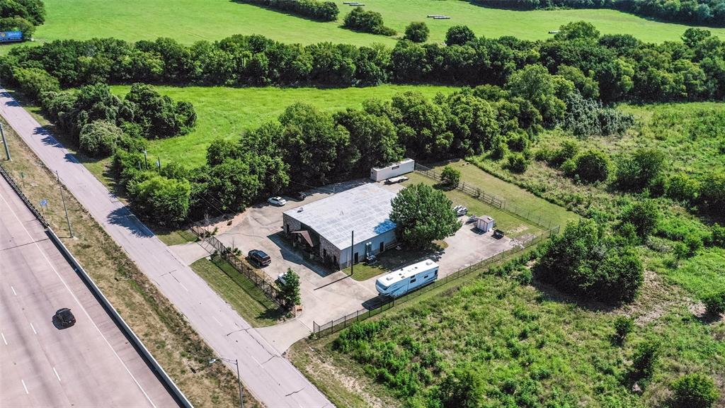 650 S Interstate 35 Road Property Photo 26