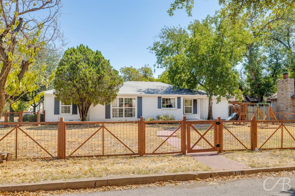 501 Riverside Boulevard Property Photo