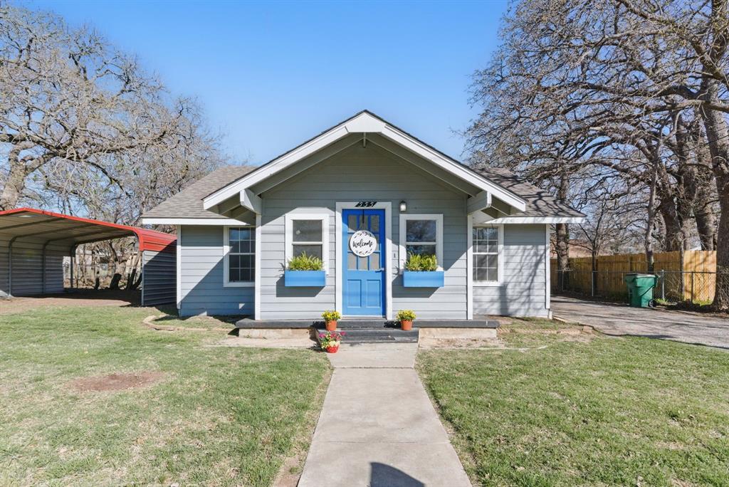 555 W Elm Street Property Photo