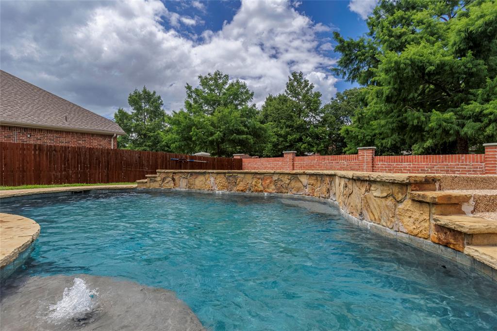 6828 Shoreway Drive Property Photo 1