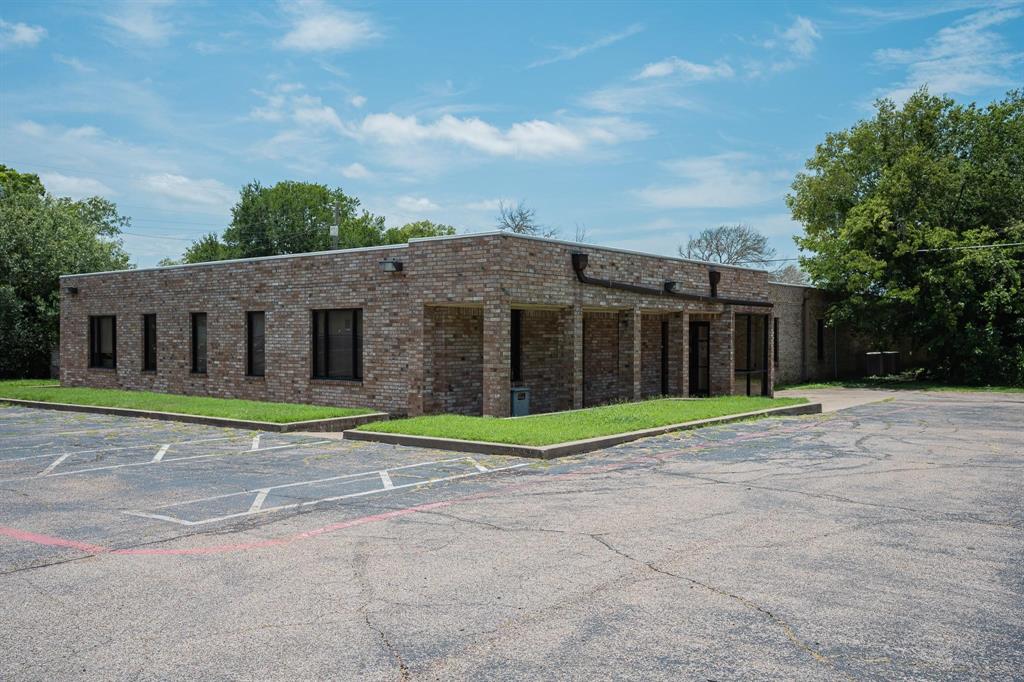 1300 N Anglin Street Property Photo