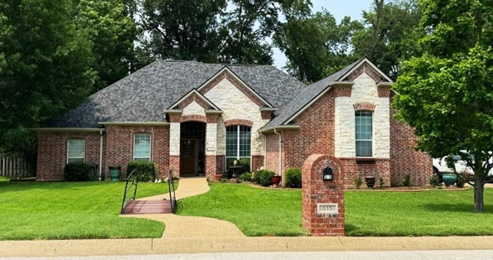 515 Southcreek Drive Property Photo