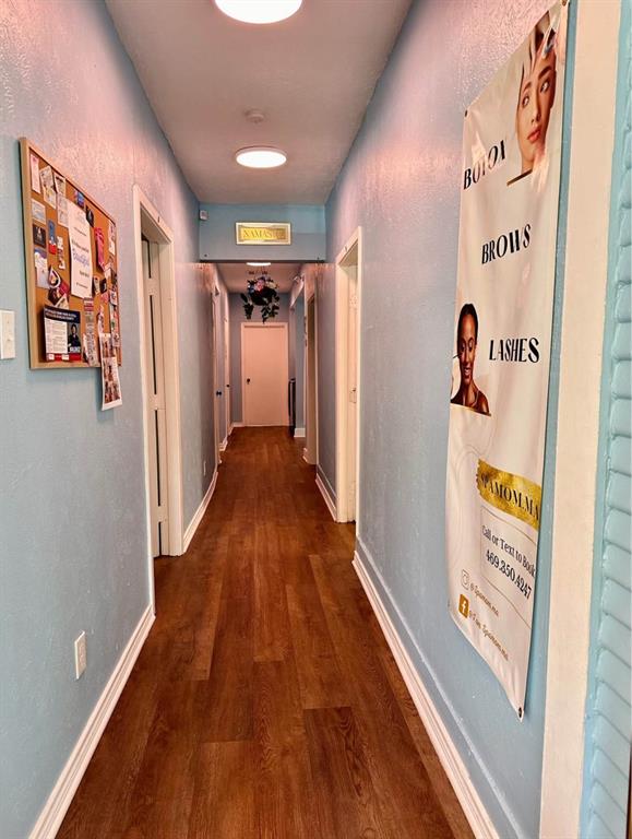 210 W Pembroke Avenue Property Photo 3