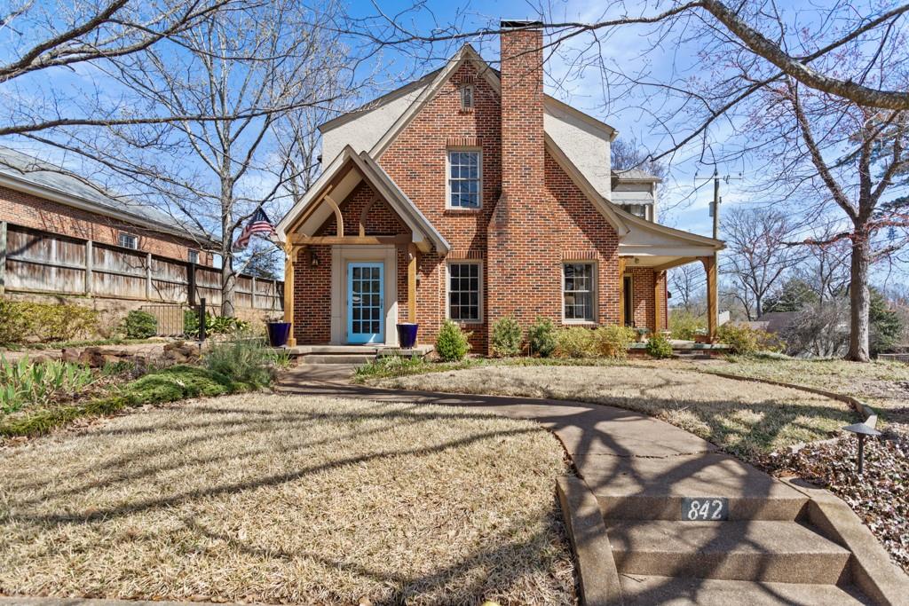 842 S College Avenue Property Photo