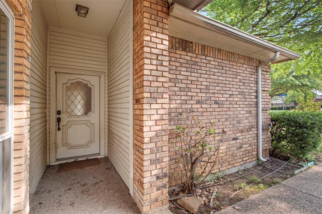 241 Tanbark Circle Property Photo 1