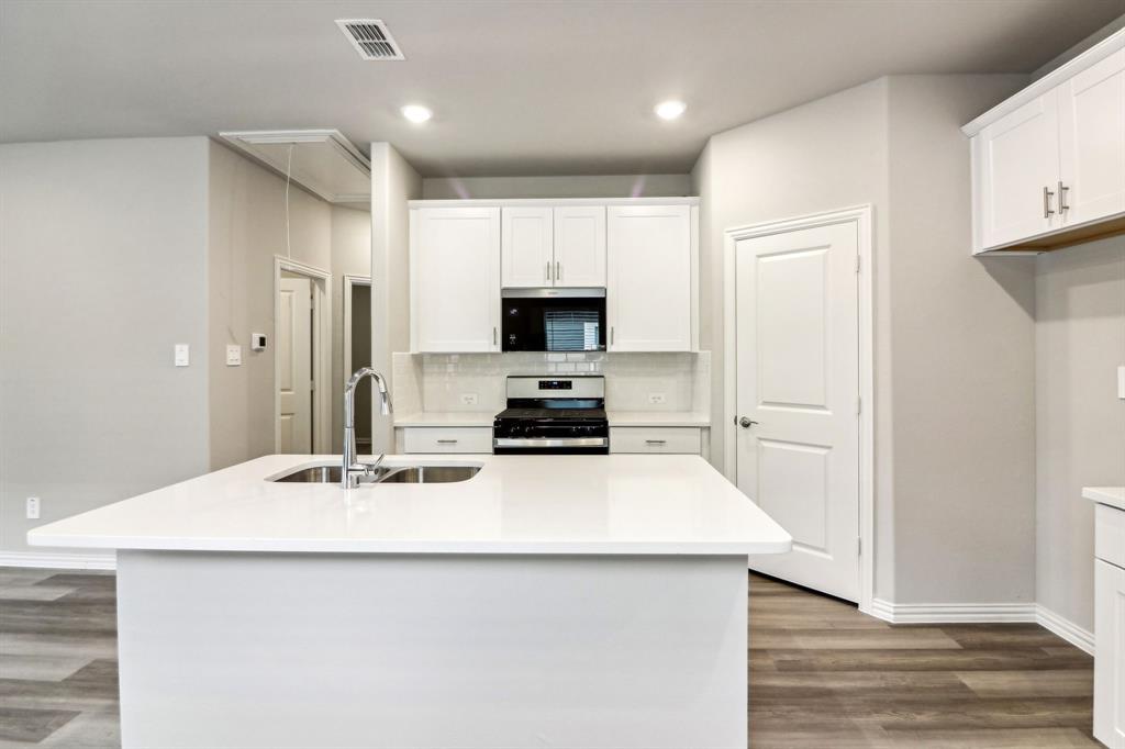 938 Dayflower Court Property Photo