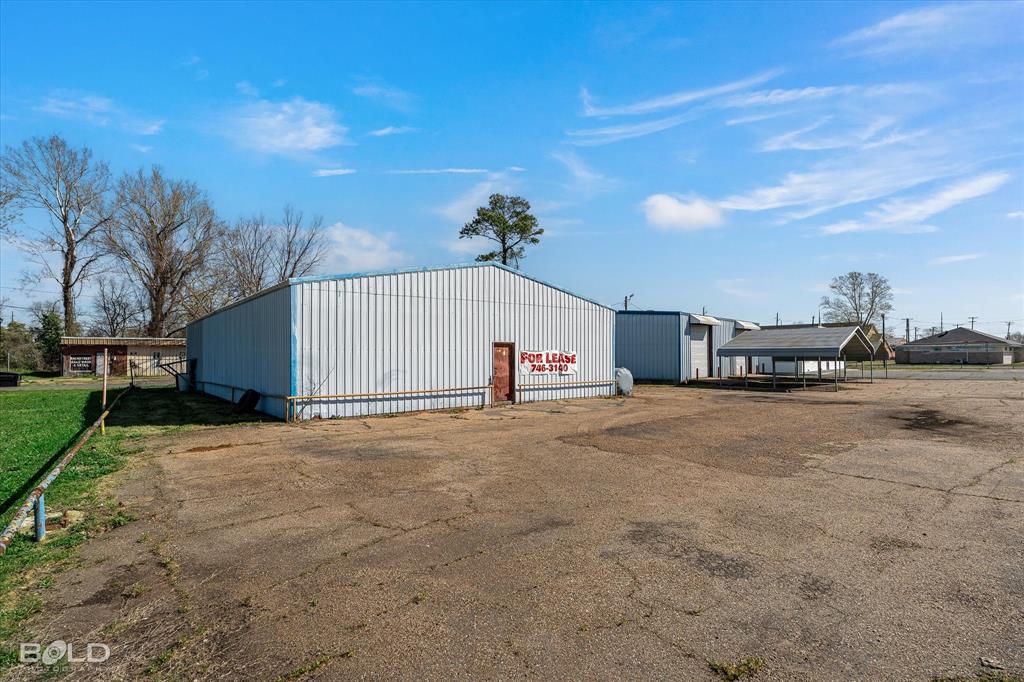 1615 E Texas Street Property Photo 7