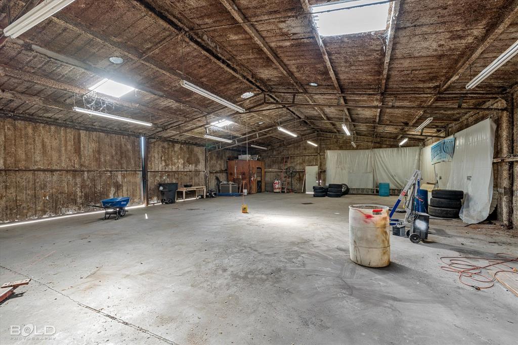 1615 E Texas Street Property Photo 14