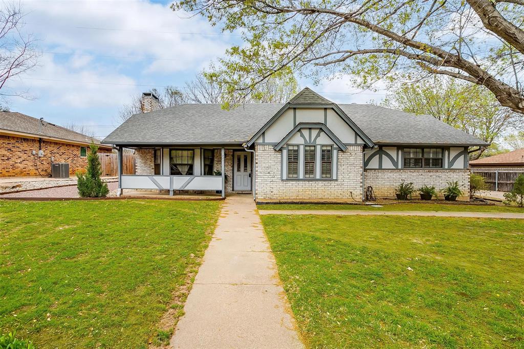 221 Shady Oaks Drive Property Photo