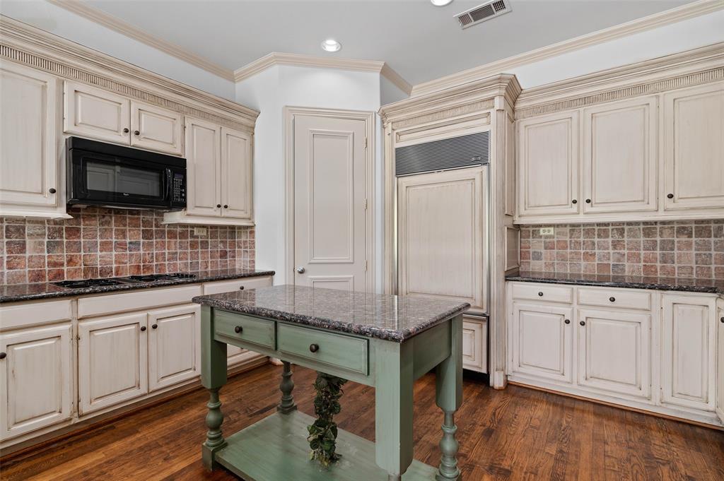 2070 Quail Run Road Property Photo 3