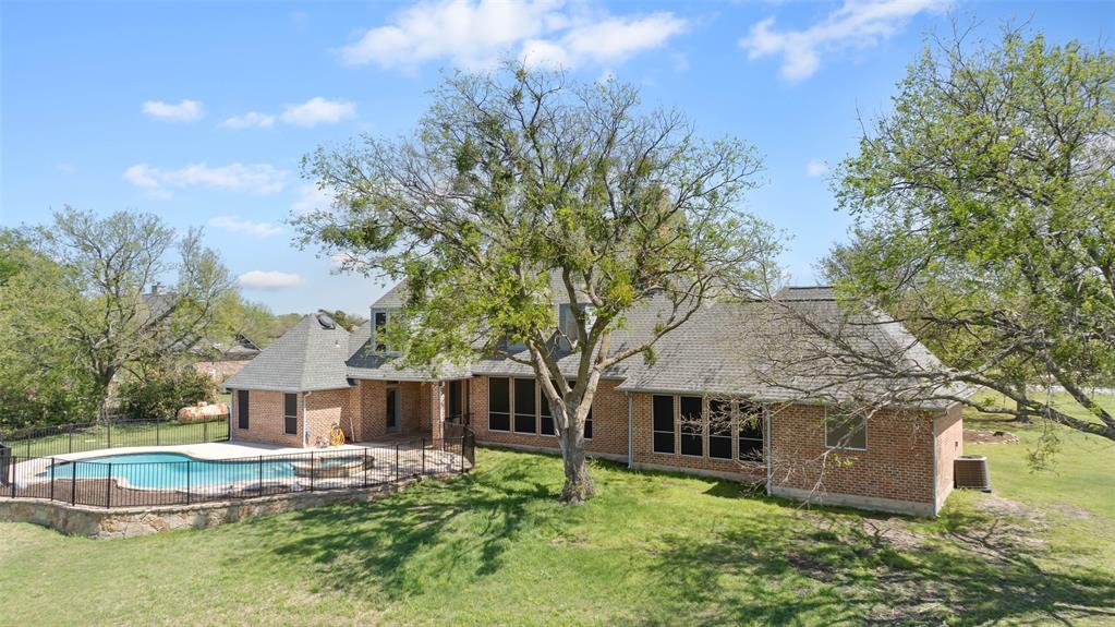 2070 Quail Run Road Property Photo 4