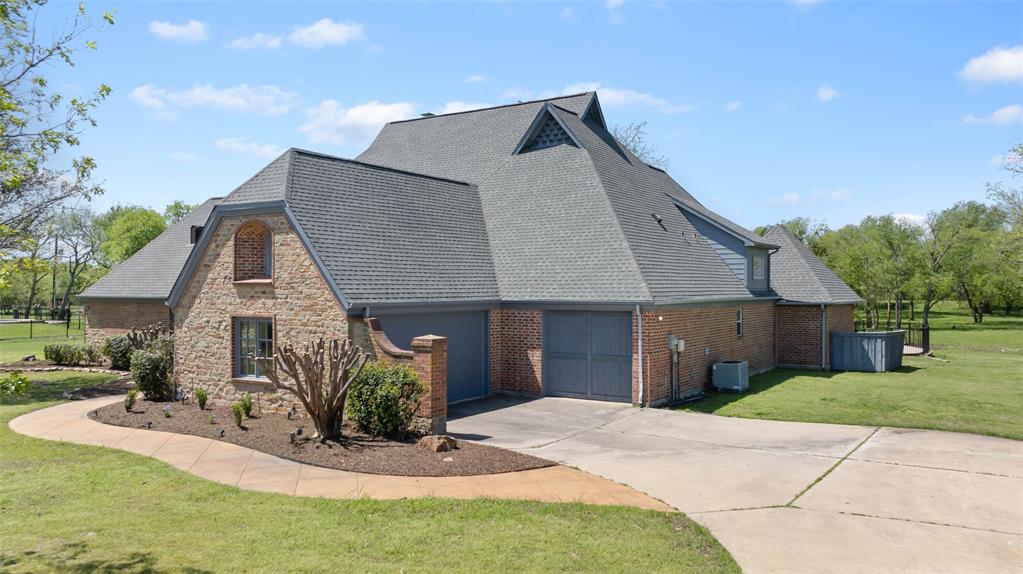 2070 Quail Run Road Property Photo 5