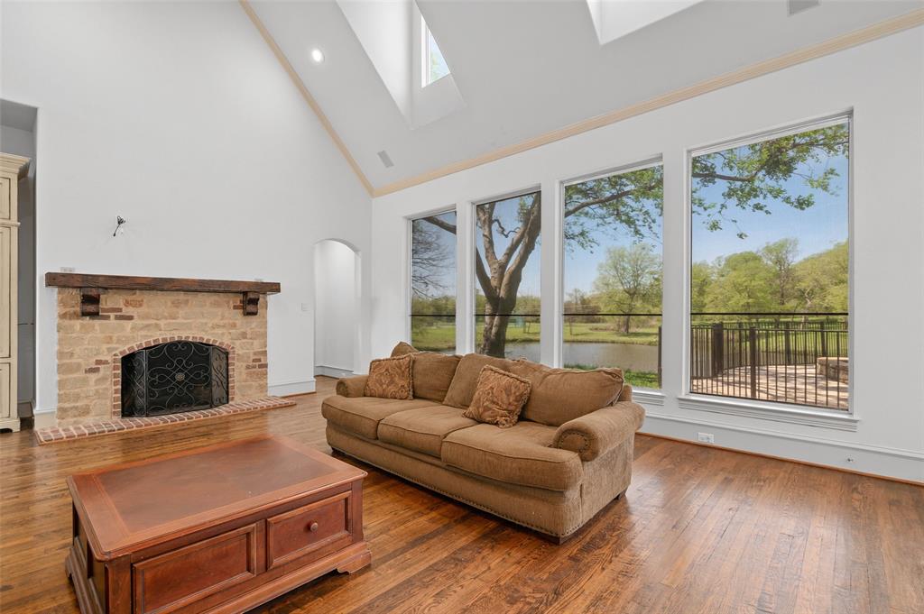 2070 Quail Run Road Property Photo 6