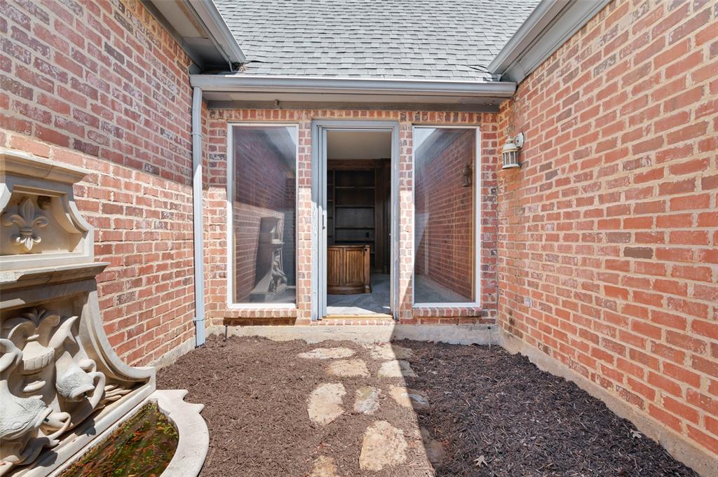 2070 Quail Run Road Property Photo 11