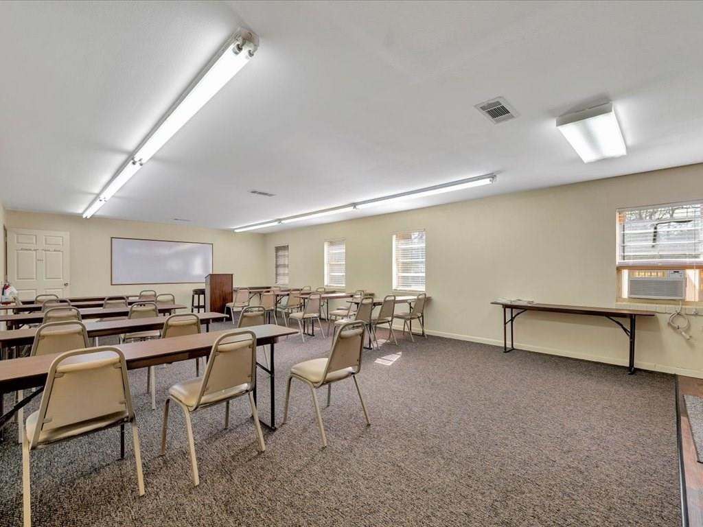 1405 S Chestnut Street Property Photo 16