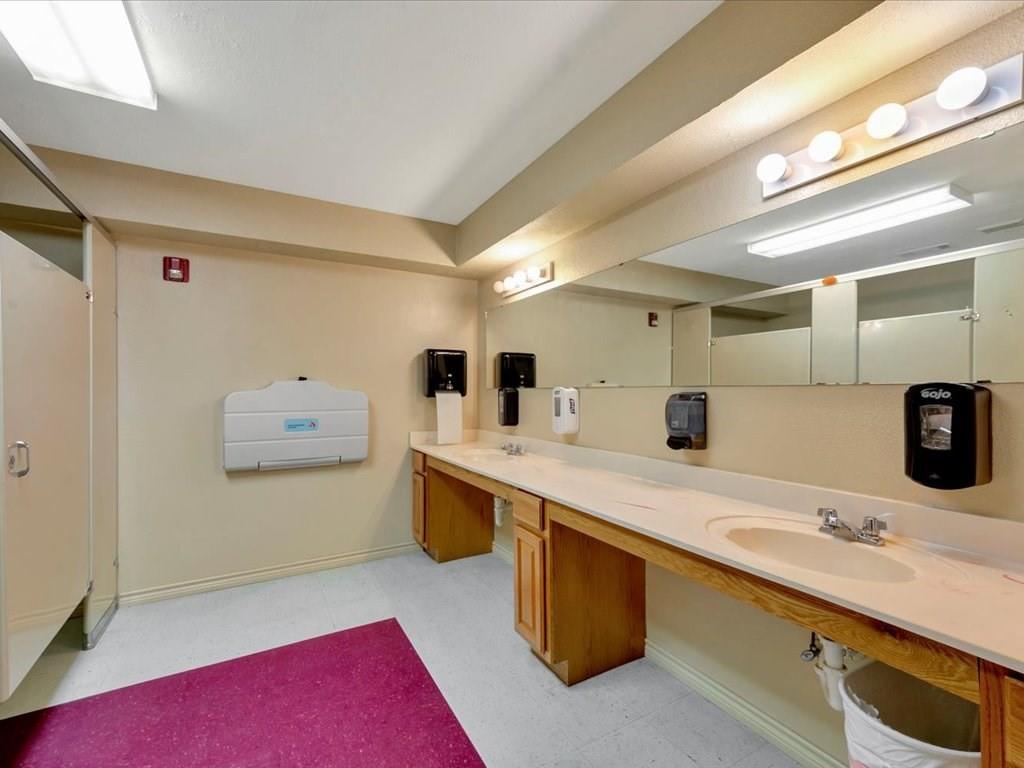 1405 S Chestnut Street Property Photo 33