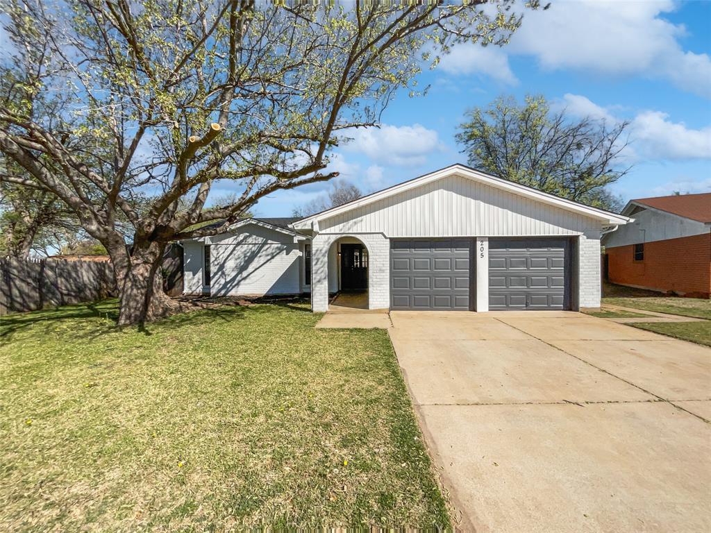 205 Roundtree Drive Property Photo