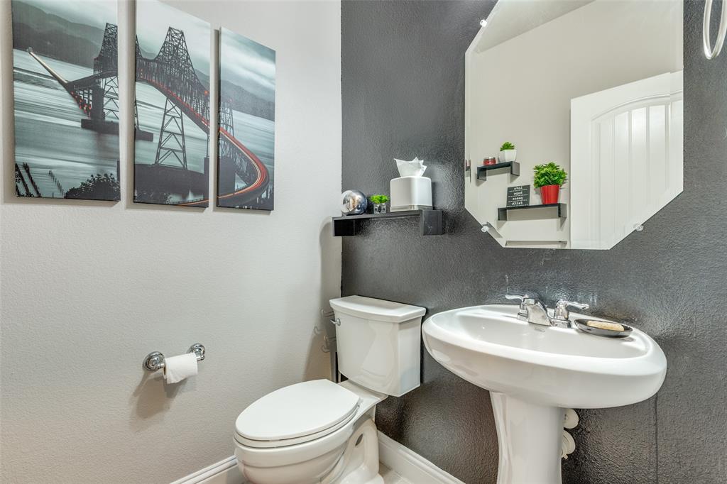 905 Bird Creek Drive Property Photo 10