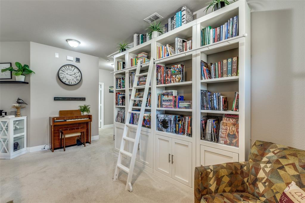 905 Bird Creek Drive Property Photo 11