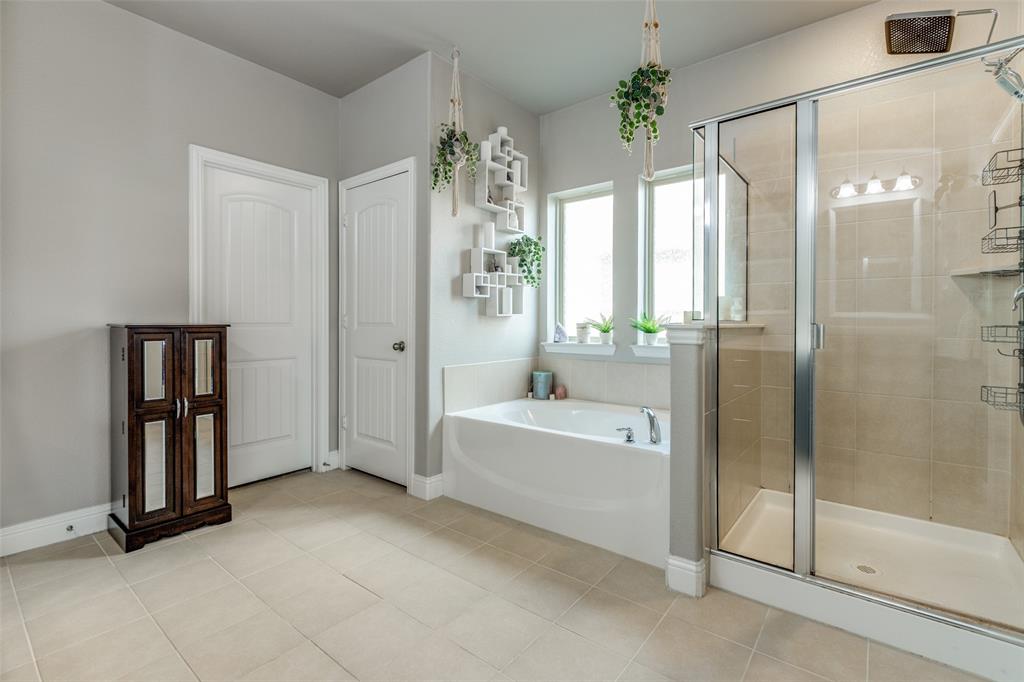 905 Bird Creek Drive Property Photo 17