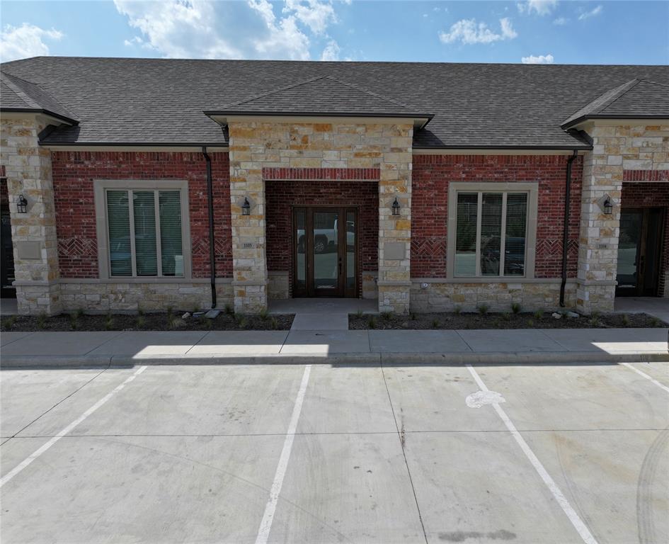 400 Stonebrook Parkway Property Photo 1