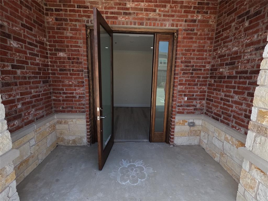 400 Stonebrook Parkway Property Photo 4