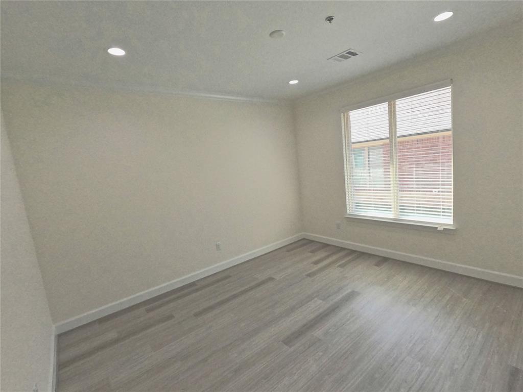 400 Stonebrook Parkway Property Photo 14