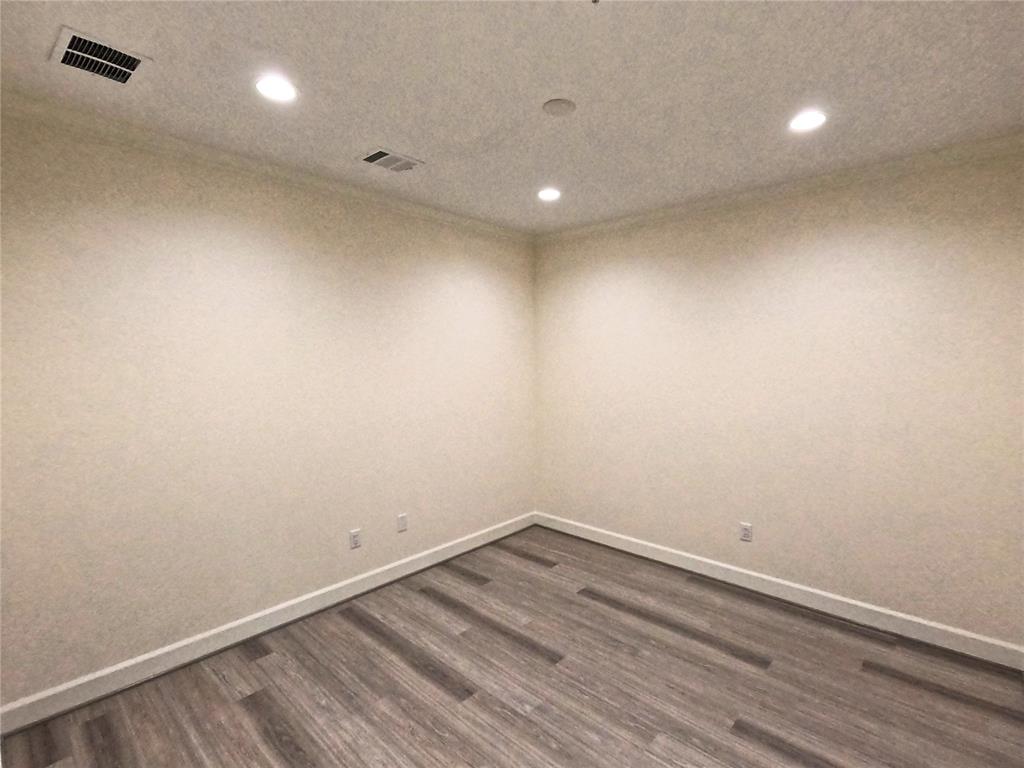 400 Stonebrook Parkway Property Photo 15
