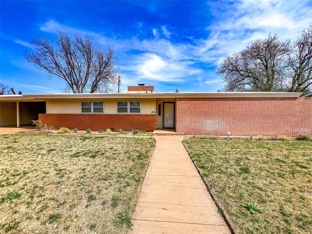 220 N 15th Avenue Property Photo