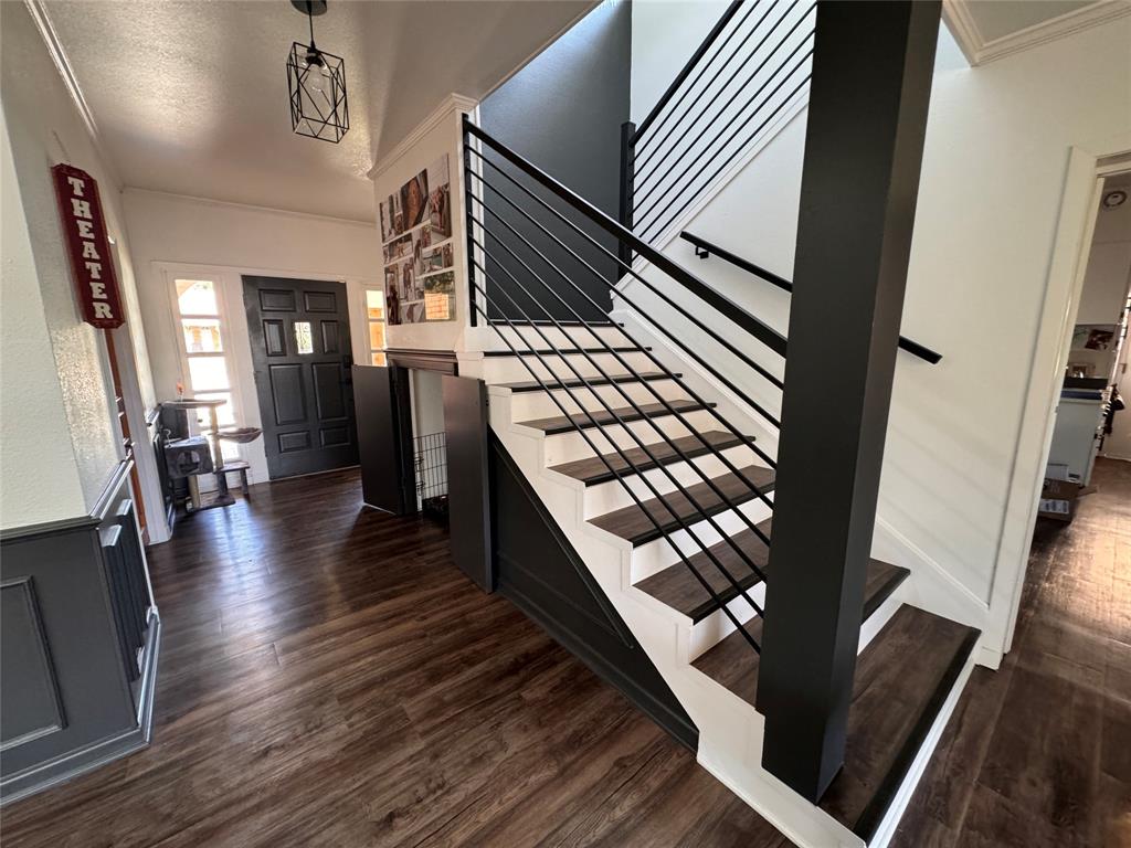 803 Lakeview Drive Property Photo 4