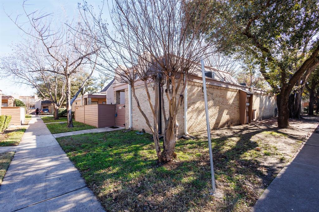 75220 Real Estate Listings Main Image