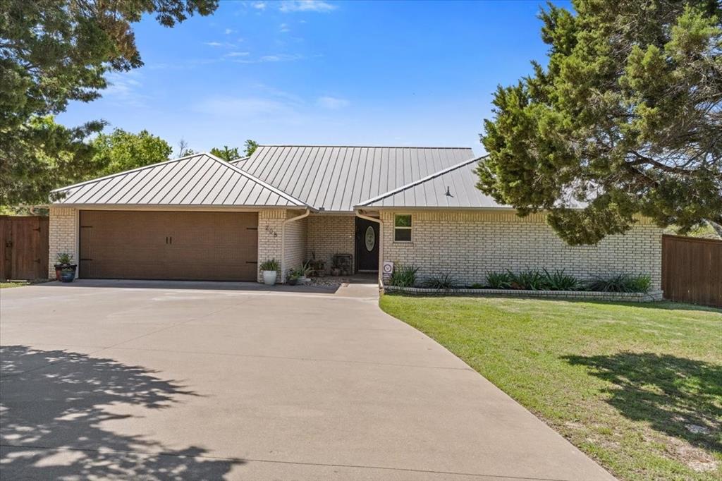 208 E Bluebonnet Court Property Photo