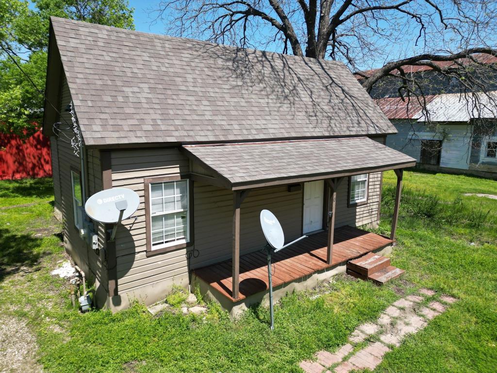 705 E 1st North Street Property Photo