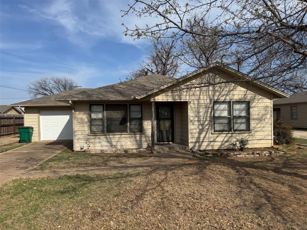 801 S Cedar Street Property Photo