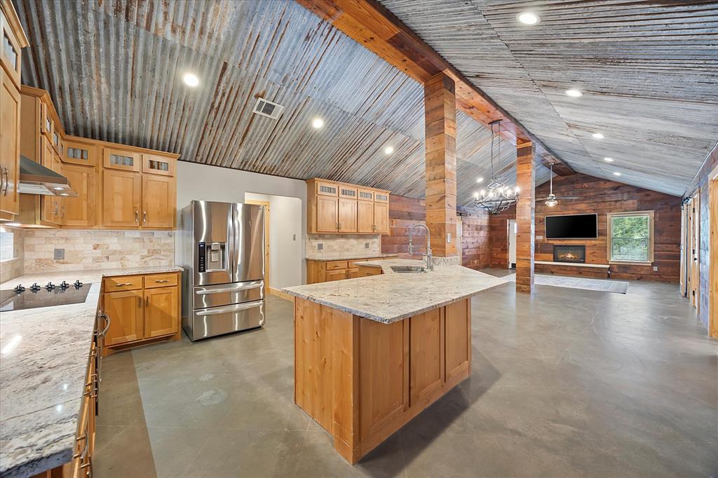 3591 County Road 2512 Property Photo 9