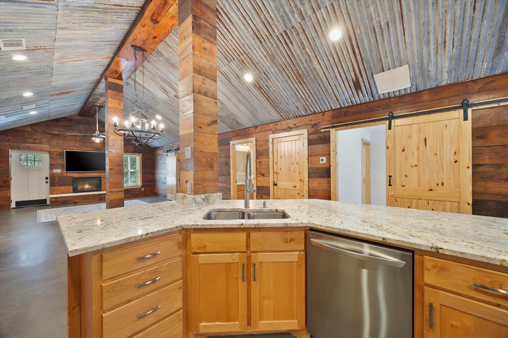 3591 County Road 2512 Property Photo 11